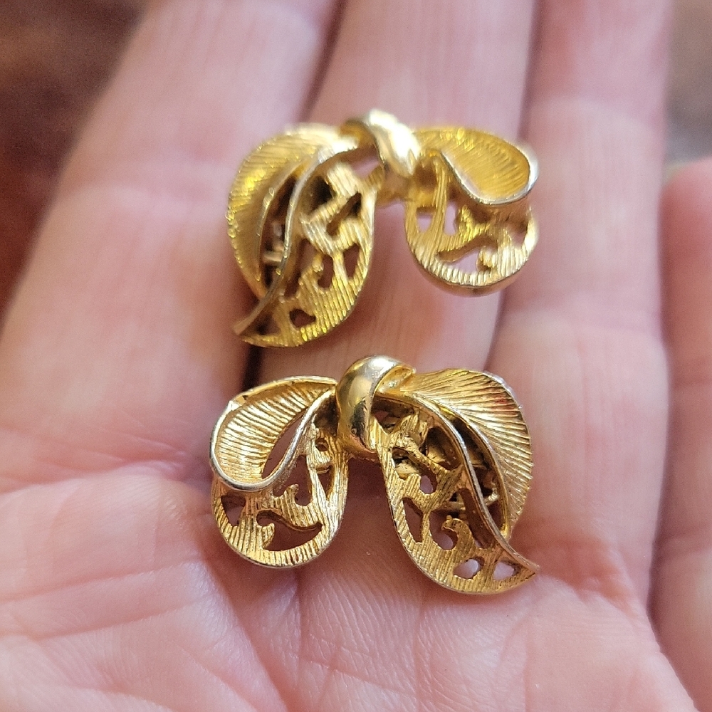 Elegant Gold Leaf Clip on Earrings